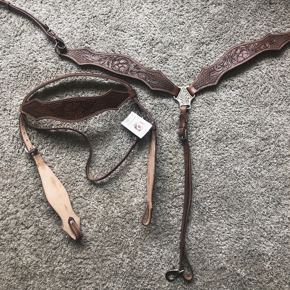 NWT Headstall and Breastcollar Set